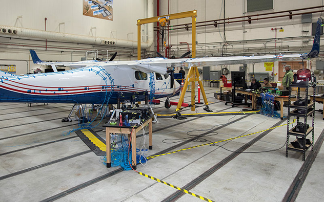 Fig. 1a - Configurazione aeroplano per Ground Vibration Test